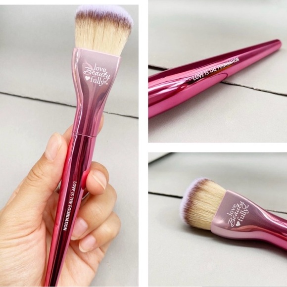 IT Love Foundation Makeup Brush | Cosmetics ~NEW~ - Picture 3 of 11